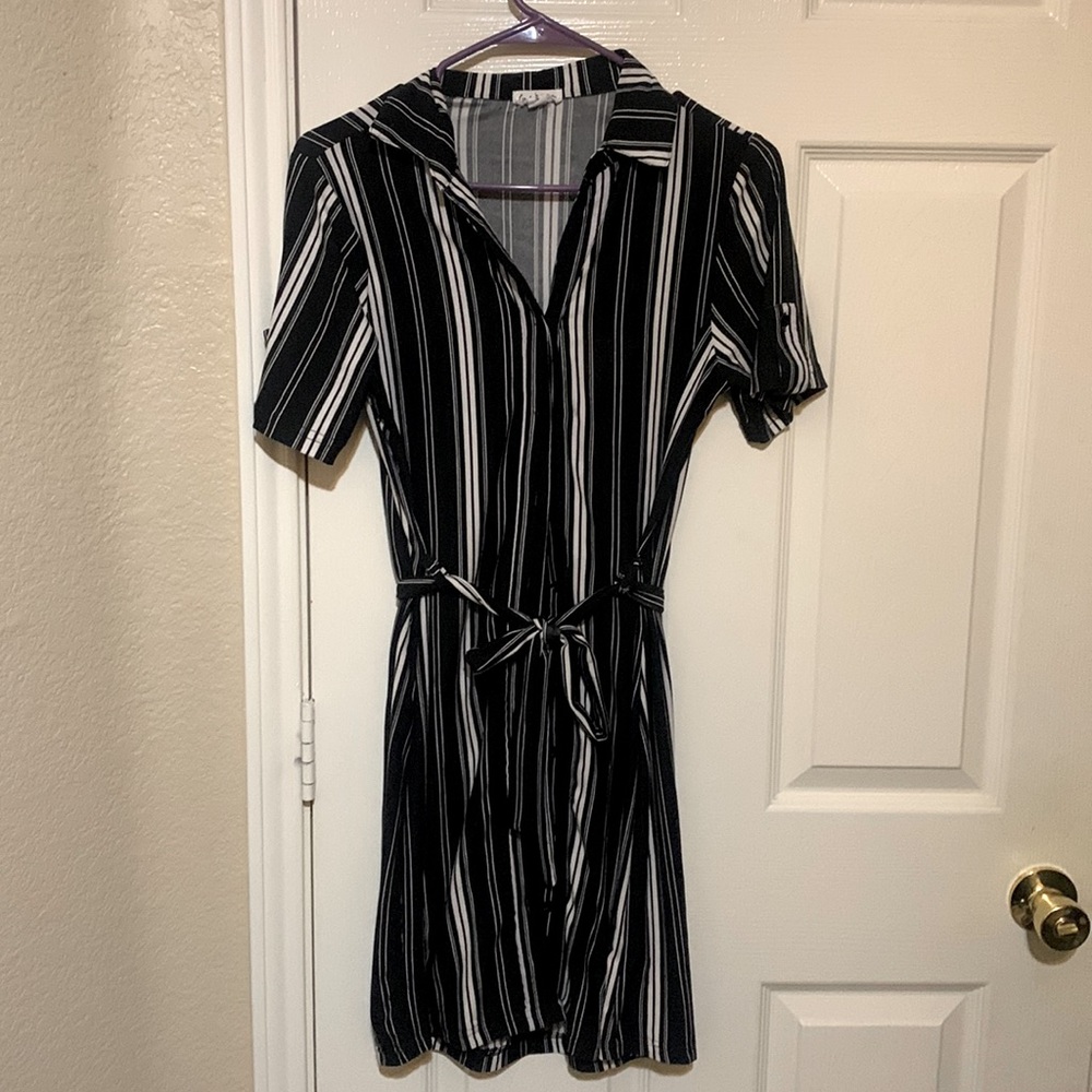 Causal bottom down dress